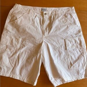 Ghanda Co 12 white 100% cotton cargo Bermuda shorts